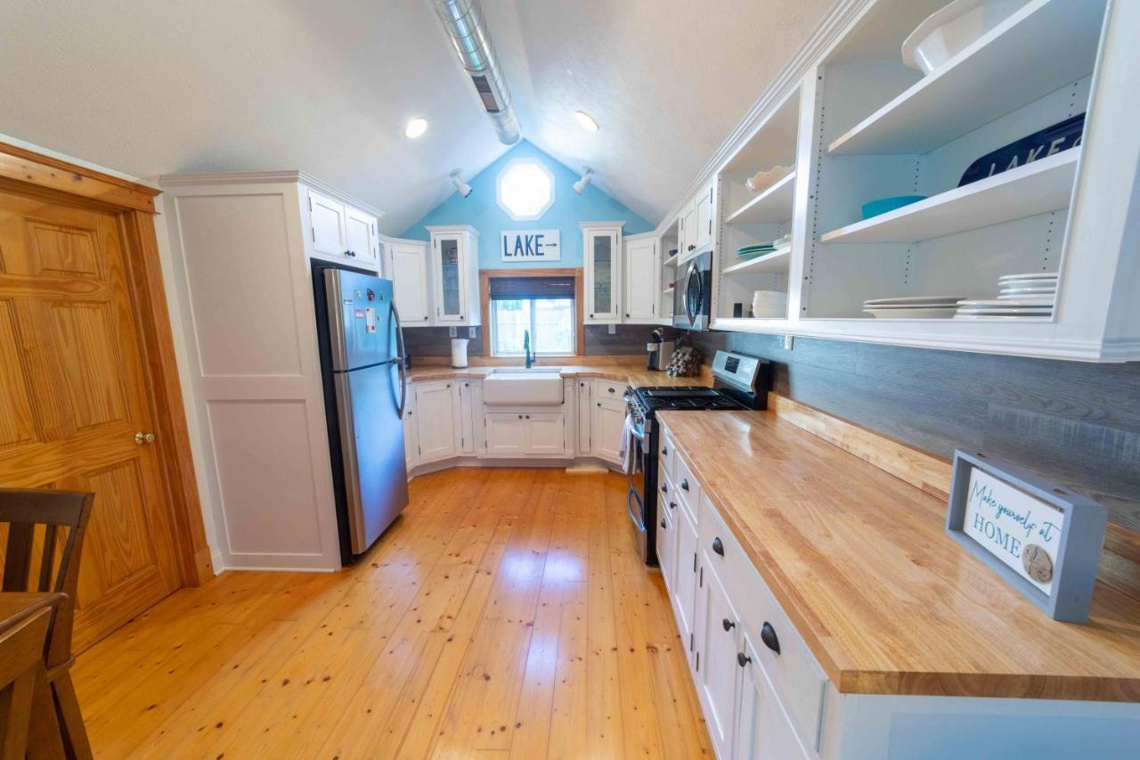 The Charming Glenn Cottage! Walk To Lake Michigan! Fennville Екстер'єр фото