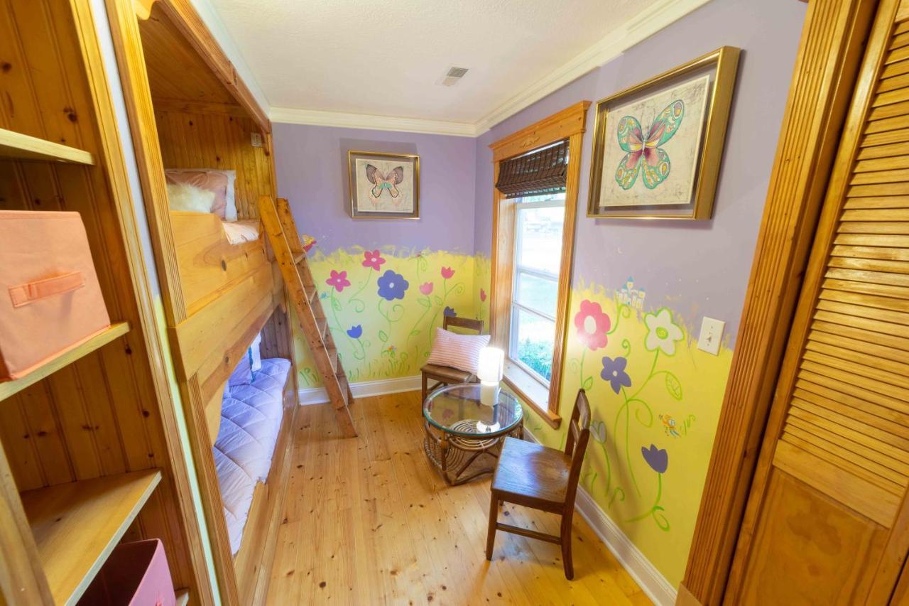 The Charming Glenn Cottage! Walk To Lake Michigan! Fennville Екстер'єр фото