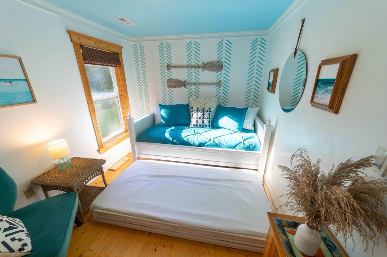 The Charming Glenn Cottage! Walk To Lake Michigan! Fennville Екстер'єр фото