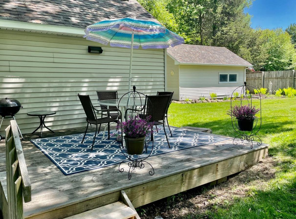 The Charming Glenn Cottage! Walk To Lake Michigan! Fennville Екстер'єр фото